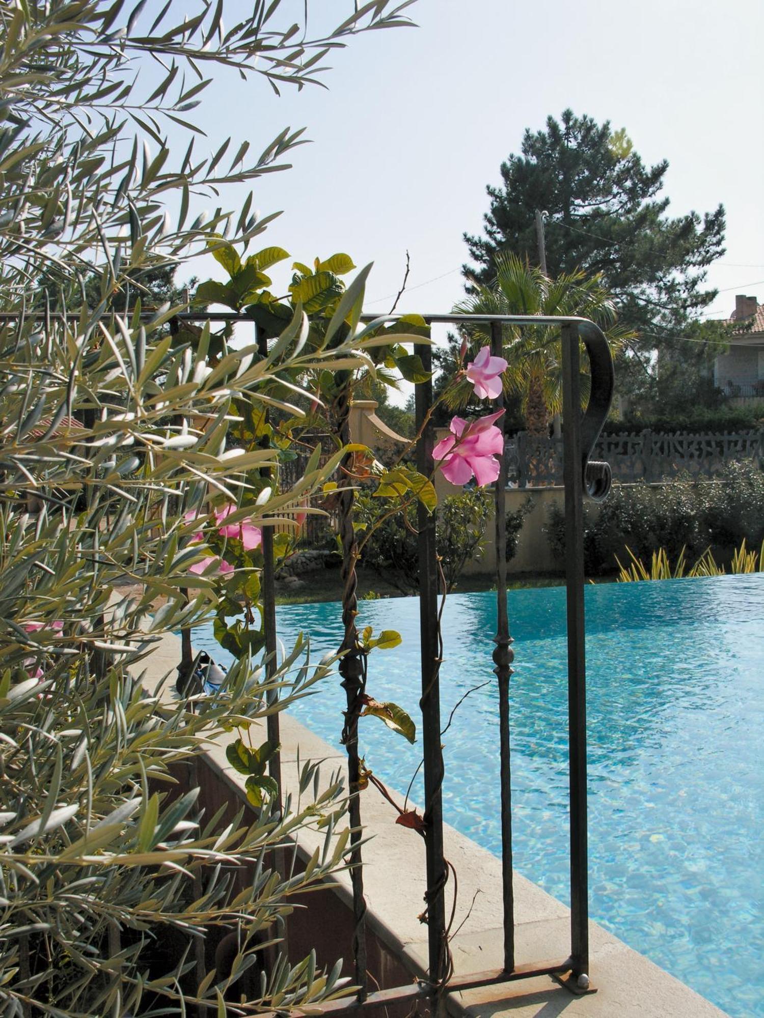 Hotel Du Pont De L'Oso Lecci Dış mekan fotoğraf